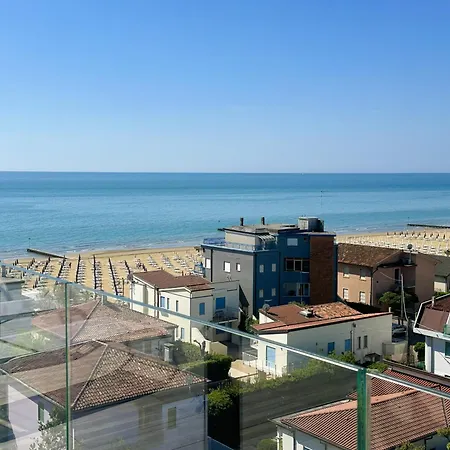 Apartment Vega Palace - Piscina Vista Mare In Attico, A Pochi Passi Dal Mare Lido di Jesolo